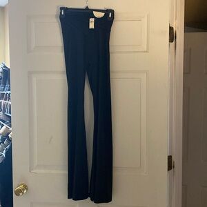 NWT Offline By Aerie Real Me Flare Hi Rise Leggings Black Medium Crossover